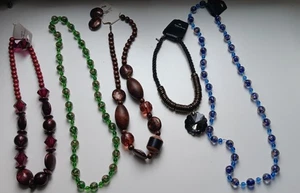 Schöne neue Halsketten Konvolut Holz-Acrylperlen 5 Stück - Bild 1 von 6