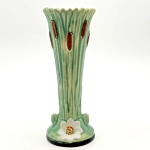 Vintage Weller Ardsley Cattail Lillypad Green Pottery Vase 7.5" Tall READ - Picture 1 of 11