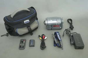 Sony Handycam Hi-8 Analog Camcorder CCD-TRV228E great for TAPELESS SETUP - Picture 1 of 9
