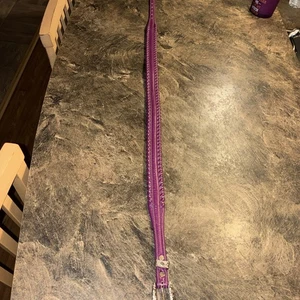 Cintura cowboy Justin Western taglia 32 pelle bovina grana superiore impreziosita viola con fibbia - Foto 1 di 11