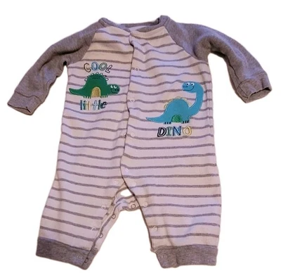 Mameluco Carters Baby Boy Cool Little Dino 6 meses usado Foto 1 de 4