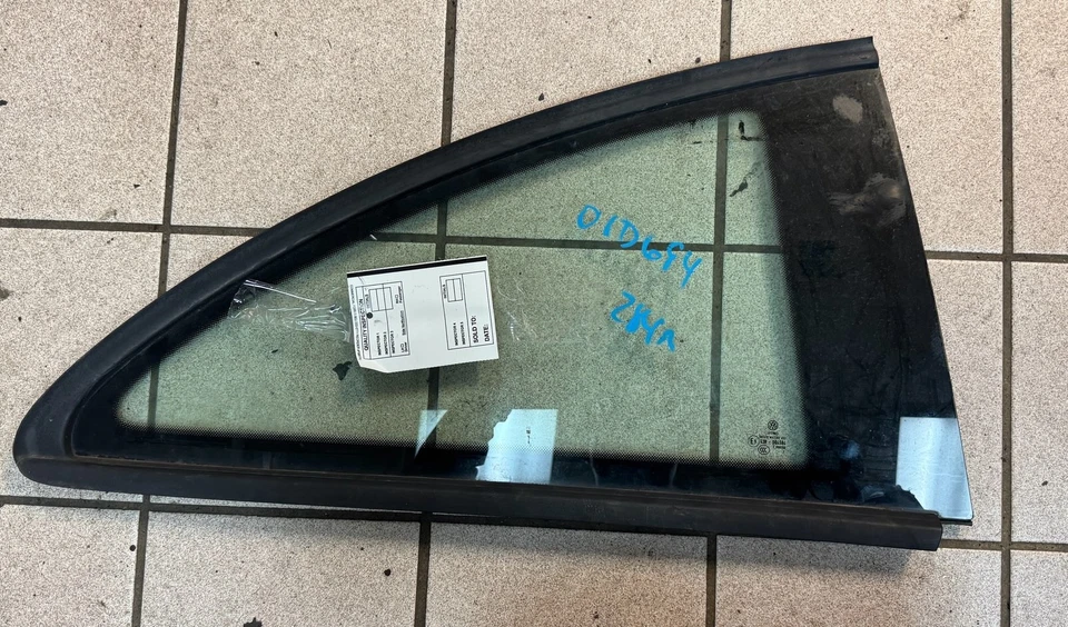 VOLKSWAGEN BEETLE 2012-2016 LADO DEL PASAJERO DERECHO CUARTO VENTANA CRISTAL OEM Foto 1 de 1