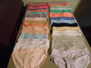 NEW WHOLESALE LOT # 217 THIRTY-TWO PAIR SIZE 6-7, 6-8, 7-8 GIRLS UNDERWEAR - Picture 1 of 1