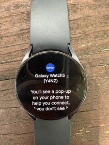 Samsung Galaxy Watch 5 Smartwatch 40mm Unlocked - Photo 1 sur 6