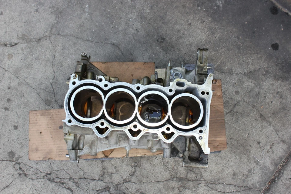 11401-80881 丰田发动机缸缸体 1140180881,正品原始设备制造商零件 (497f) — 第 1/4 张图片