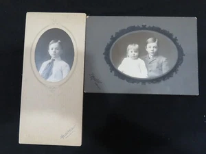 Lote de 2 fotografías de gabinete vintage retratos niños Baraboo WI fotos C768 - Imagen 1 de 6