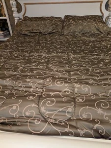 Comforter Queen Size Mossy Green Comforter and Pillow Shams - Picture 1 of 4