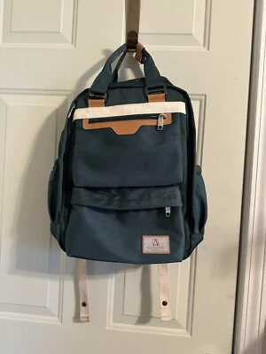 Mochila para computadora portátil Ali Victory para mujer, resistente al agua ligera para regazo usada en excelente estado Foto 1 de 4