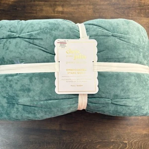 POTTERY BARN KIDS CHRIS LOVES JULIA TUFTED STAR CORDUROY QUILT ~ FULL/QUEEN - Picture 1 of 13