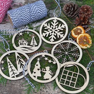 Juego de seis adornos artesanales tradicionales de Navidad de madera escandinava nórdica de abedul - Imagen 1 de 7
