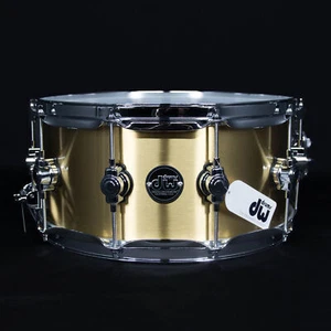 DW 14" x 6,5" Performance Serie dünne Messing Snare - Bild 1 von 4
