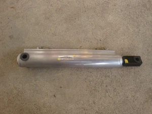 MERCEDES W209 04-09 CLK500 CLK350 MAIN TOP HYDRAULIC CYLINDER RIGHT 2098000872 - Picture 1 of 3