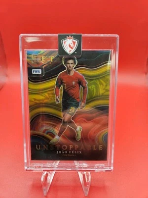 2022-23 Panini Select FIFA - Unstoppable Joao Felix #11 Gold Prizm 9/10 - Image 1 of 2