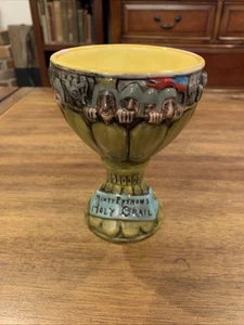 Calice vino Monty Python Santo Graal tazza birra calice ceramica film promo vintage - Foto 1 di 9