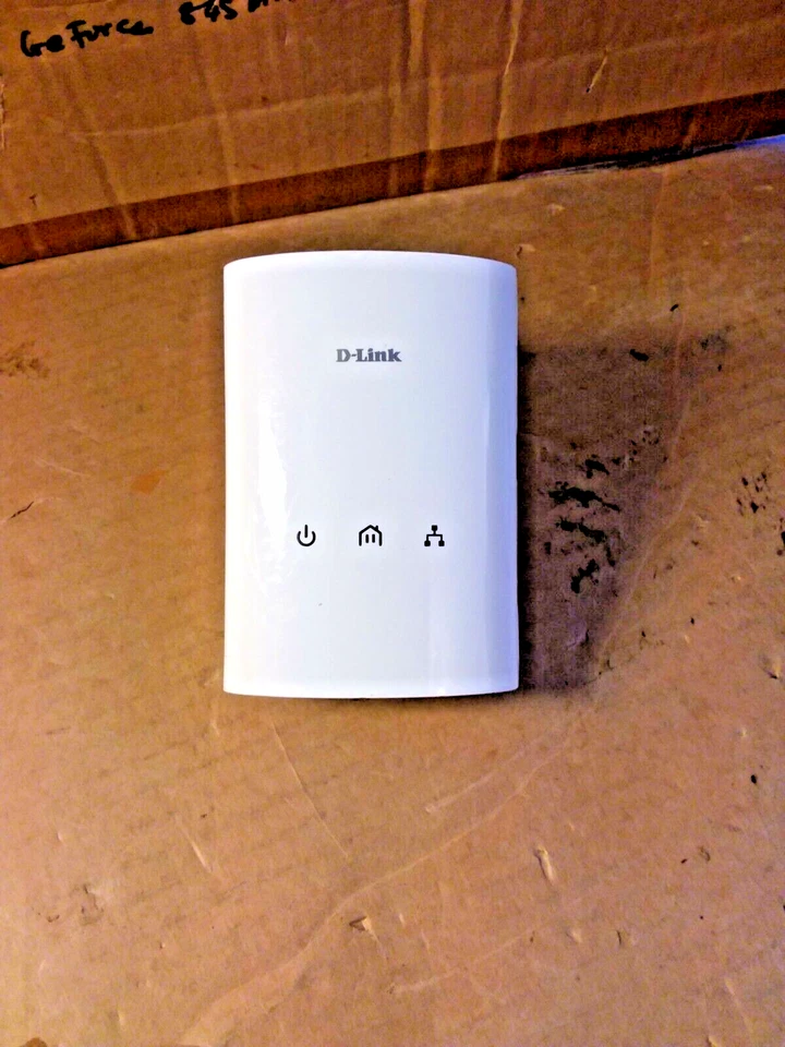 D-Link DHP-306AV 200Mbps Single Port Ethernet Powerline Adapter White UK Plug - Image 1 of 4