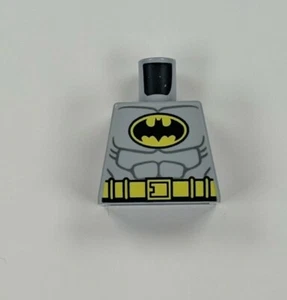 LEGO Batman Head 2006 minifigura sin brazos TORSO 7779 7780 7782 gris claro - Imagen 1 de 1