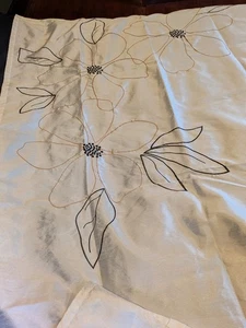 White Contemporary Drapes 2 Panels Large Embroidered Flowers Curtains 55 x 84 - Picture 1 of 12