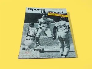 Revista vintage Sports Illustrated 31 de agosto de 1964 Orioles vs. White Sox - Imagen 1 de 6