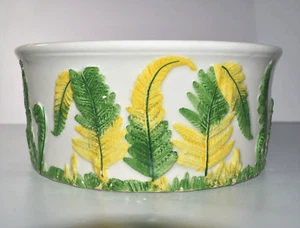 Vtg Italian Majolica Fern Leaf Bowl/Casserole Dish Yellow & Green - Picture 1 of 8