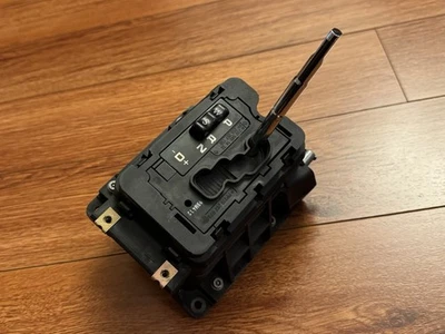 Selector de montaje de palanca de cambios OEM 2000-2002 Mercedes-Benz W210 E320 E430 Foto 1 de 4