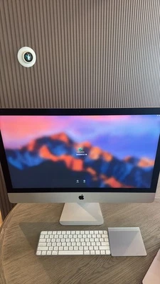 Apple iMac 5K 27" 2017 4,2 GHz QuadCore i7 3 TB Fusion 48 GB de RAM Radeon Pro 580 8 GB Foto 1 de 4