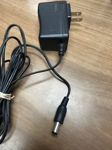AC/DC Adapter Model HXY-050V2000A Input AC100-240V 50/60Hz 0.5A Max Output - Picture 1 of 4