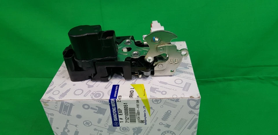 GENUINE SSANGYONG REXTON Y200 & Y220 & Y220 II & Y285 II FRONT DOOR LATCH - LH - Imagen 1 de 2