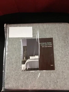 Manta de lana 100 % gris de la colección Hudson Park doble 66x90 Bloomingdales precio de venta sugerido por $315 - Imagen 1 de 3