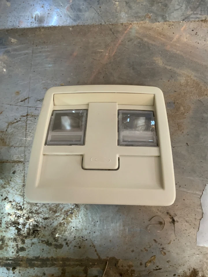 2007-2012 Dodge Nitro SXT 4 DR OE Front Overhead Roof Dome Light Tan 1CK22DW1ABA - Image 1 of 3