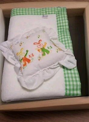 MANTA BEBÉ QUILTEX VINTAGE almohada conejito bordada 50"x 40" (nuevo stock antiguo) Foto 1 de 4