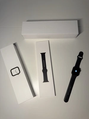 Apple Watch Series 4 44mm Aluminiumgehäuse in Schwarz - Bild 1 von 2