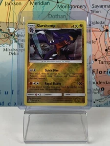 SPEDIZIONI LO STESSO GIORNO Carta Pokemon Garchomp 99/156 Reverse Holo Dragon Tipo 2018 Rara - Foto 1 di 4