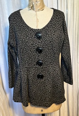 Chaqueta/suéter tejido pesado manga L animal caqui/negro Willow para mujer talla M usado Foto 1 de 4