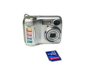 Nikon Coolpix 3200 Digital Camera (E3200) 3.2 MP 3.0x Optical Zoom 256MB card - Picture 1 of 16