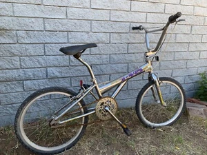 1995 haro DV8 megatube midschool bmx bike  - Picture 1 of 12
