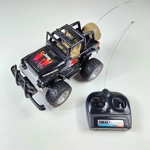 Nikko Jeep Wrangler RC Car Truck w/ Remote 27 MHz No Battery Untested VTG 90s - Picture 1 of 9
