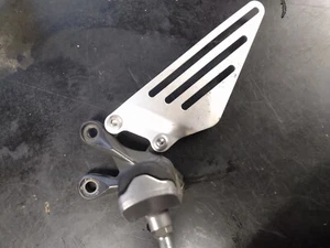06-11 KAWASAKI NINJA ZX14 ZX14R LEFT REARSET REAR SET DRIVER FOOT PEG REST 2006  - Picture 1 of 3