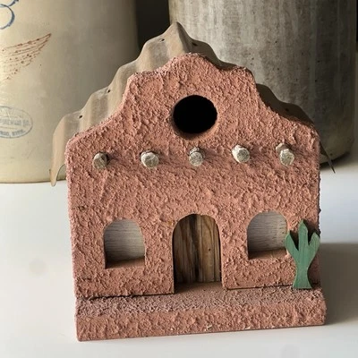 Casa para pájaros Southwest Adobe Pueblo estuco cactus hecha por artistas jardín casa para pájaros Foto 1 de 4