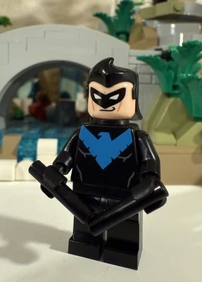 Lego DC - 80sToyShop - Minifigura Nightwing Foto 1 de 3