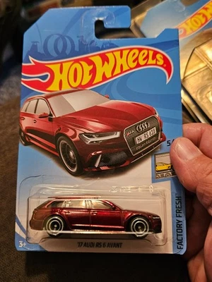 Audi RS 6 AVANT VARIANT BLISTER HOT WHEELS 2018 SUPER TREASURE HUNT 17 RARO SIN USAR, EN CAJA Foto 1 de 4