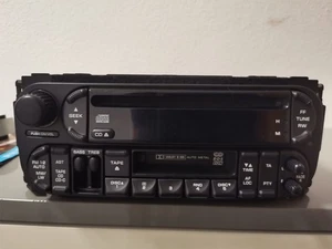 Original Chrysler Autoradio P04858543AG-A CD/ Kassette Player - Bild 1 von 3