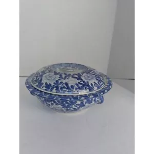 Vintage Blue and White Porcelain CoveredServing Bowl with Floral Oriental Design - Picture 1 of 4