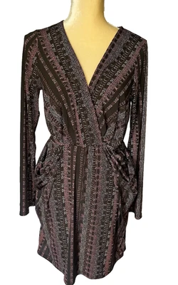 Vestido envolvente negro manga larga estampado BCBGeneration talla M Foto 1 de 4