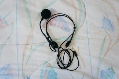 Audio-Technica PRO 8HEmW Dynamic Wireless Headset Microphone – Works Great - Image 1 of 3