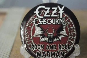 OZZY CZBOURNE ROCK ANDROLL MADMAN BUTTON - Bild 1 von 2