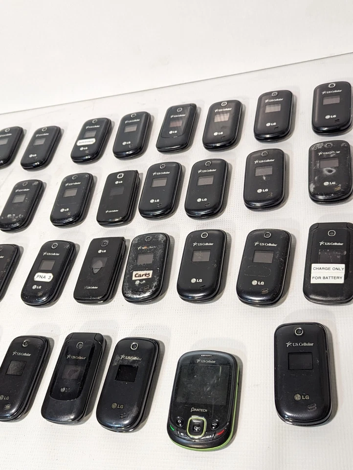Lote de 40 teléfonos plegables surtidos como en la foto, en su mayoría LG UN170 Foto 1 de 4