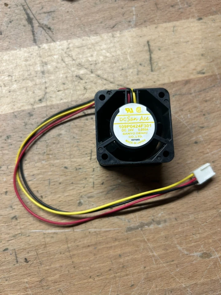 Sanyo Denki 40 mm x 28 mm - 24V DC Brushless Box Fan - Fine Ace - 30dB - Japan - Image 1 of 1