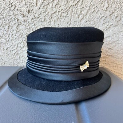 Vintage Oscar de la Renta Millinery Black Hat with Brooch Derby Church 21.5 in - Image 1 of 4