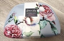Grace Lily Getaway Bag Magnolia Pink Pepper & Sandalwood Bath Gift Set