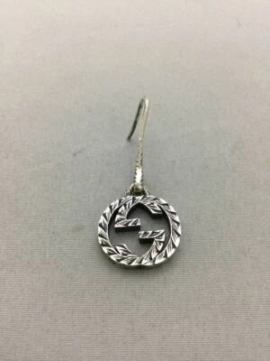 Orecchini Gucci con gancio arabesco un solo lato in argento 925 #743 - Immagine 1 di 4